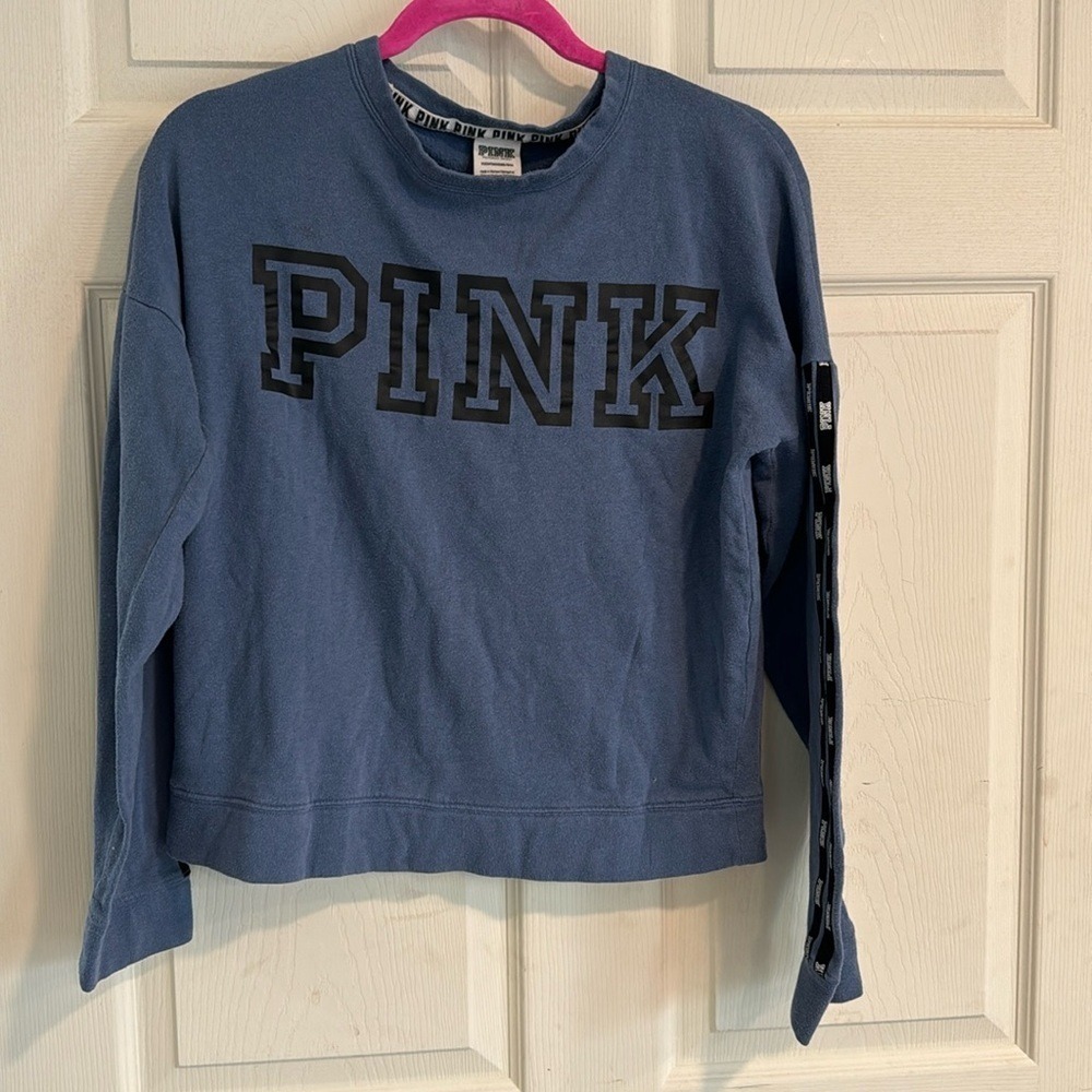 Pink Victoria's Secret Crewneck Sweatshirt Blue Logo Tape Sleeve XS‎ 370887-BHH